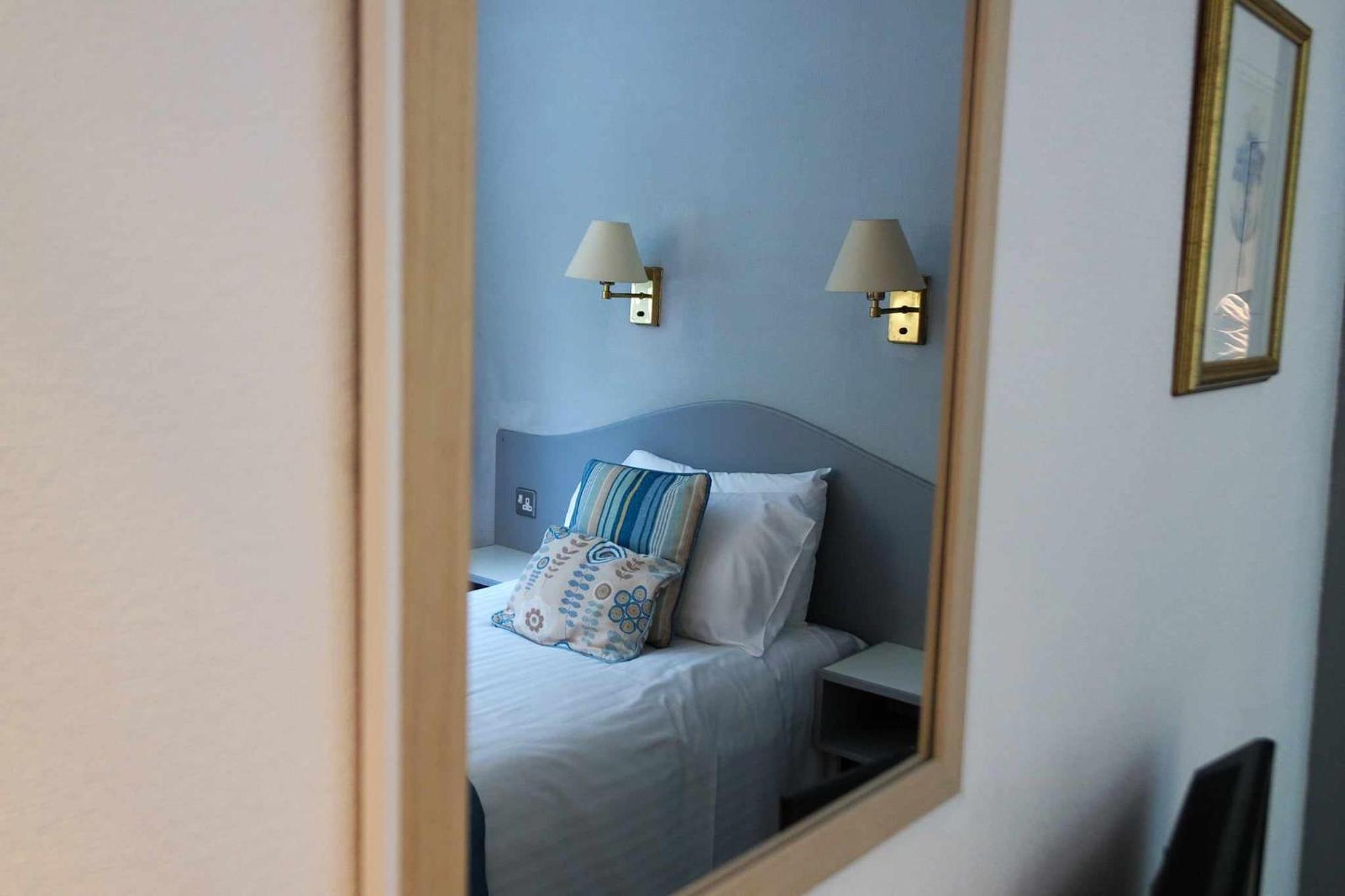 The Hannafore Point Hotel Лоо Номер фото